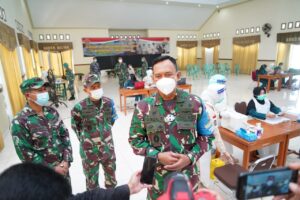 Korem 162/WB Gelar Serbuan Vaksinasi Covid-19 Untuk Masyarakat