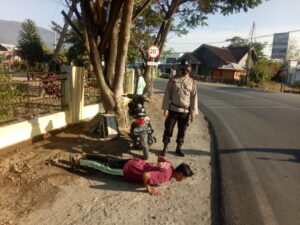 Anggota Polsek Seteluk Gelar Ops Yustisi Cegah Penyebaran Covid-19
