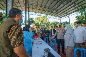 Wagub NTB Apresiasi Vaksinasi Serentak yang Menargetkan Sehari Satu Juta Orang