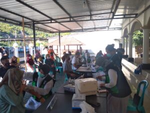 Memperingati HUT Bhayangkara ke-75 Polres Sumbawa Barat Gelar 1.000 Vaksin