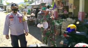 Babinsa dan Babinkamtibmas Di KSB Edukasi Pemberlakuan PPKM Darurat Pada Masyarakat