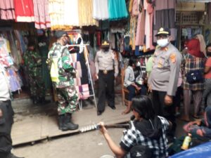 Cegah Penularan Covid-19, TNI-Polri Gelar Razia Masker