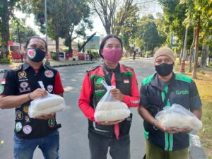 Ribuan Sembako Dibagikan Pemprov NTB Untuk Warga Mataram