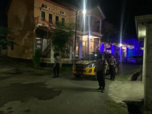 Ciptakan Situasi Kamtibmas, Polres Sumbawa Lakukan Patroli Blue Light