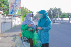 Pedagang Apresiasi Bantuan Sembako dari Bunda Niken
