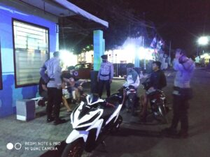 Pelihara Kamtibmas Kondusif, Polres Sumbawa Terus Tingkatkan Patroli Blue Light