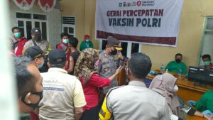 Kapolres Sumbawa Tinjau Pelaksanaan Gerai Percepatan Vaksin Polri Di Pulau Bungin