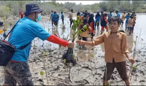 Bupati Sumbawa Barat Bangga dan Apresiasi Siswa Siswi SMP 1 Poto Tano