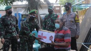 Momentum HUT TNI Ke 76, Kodim 1628 Sumbawa Barat Rehab Rumah Purnawirawan dan Salurkan Beras Bantuan Presiden RI