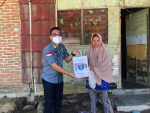 Kantor Imigrasi Sumbawa Besar Gelar Baksos Bagi Sembako dan Donor Darah
