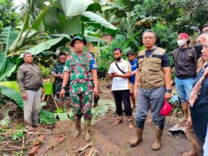 Tinjau Longsor Batulayar, Gubernur Ingatkan Warga NTB Selalu Waspada