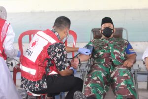 Sambut Hari Juang TNI AD, Korem 162/WB Gelar Donor Darah di Pondok Pesantren