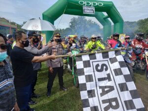 Dandim 1628/SB Bersama Forkopimda KSB Serta Komunitas Trabas KSB Gelar Baksos Jelajah Sumbawa Barat
