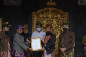 Kasad Menerima Gelar Kehormatan Saat Kunker Ke Lombok