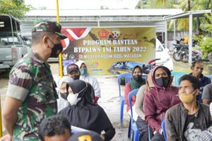 Danrem 162/WB tinjau Distribusi Bantuan Pedagang, Warung dan Nelayan