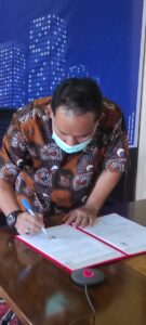 Bupati Sumbawa Barat Tanda Tangan MoU Smart City Dengan Kemenkominfo