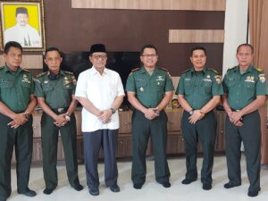 Dandim 1628/SB Silaturahiim Dengan Mantan Bupati KSB