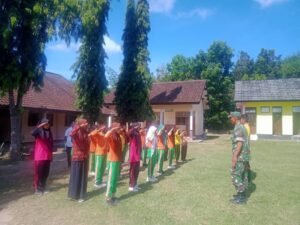 Anggota Koramil1628-03/Seteluk Berikan Pengenalan PBB Di Lingkungan Sekolah