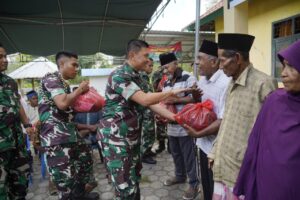 Danrem 162 Berikan Bantuan Sembako untuk orang tua Jompo di Dompu