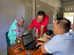 Layanan Paspor Masuk Desa, Imigrasi Sumbawa Terjun ke Labangka
