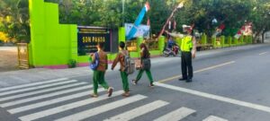 Ciptakan Kamseltipcar Lantas, Sat Lantas Polres Bima Rutin Gelar Kegiatan Rawan Pagi
