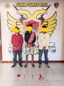 Kedapatan Bawa Panah dan Parang, Tiga Pria di Bima Diamankan Polisi