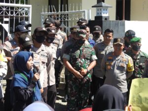 Dandim dan Kapolres Sumbawa Barat Pimpin Pengamanan Aksi Puluhan Mahasiswa Tolak Kenaikan BBM