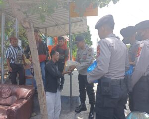 Lagi, Polres Dompu Tunjukkan Aksi Peduli, Paket Sembako dan Pangan Ludes Dibagi