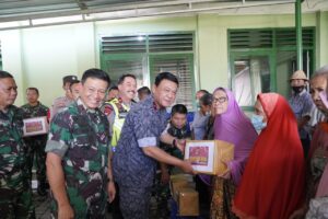 Jelang HUT ke-77 TNI, Danrem Bagikan Sembako ke Koramil-Koramil di Kota Mataram