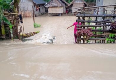 Luapan Air Menerjang Permukiman di Desa Cendi Manik Lobar, Gagal Panen Menghantui