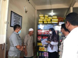 Polres Dompu Dampingi Dikes Awasi Peredaran Sirup di Beberapa Apotik