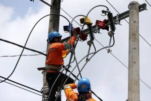 PT PLN UP3 Sumbawa Upayakan Perluasan Jaringan Listrik di Dusun Mekar Jaya