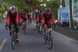 Gowes Guyub Ceria Jaga Kebugaran Fisik Anggota KOREM 162/WB