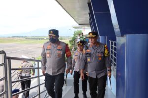 Kapolres Bima, Sambut Kedatangan Kapolda NTB di Bandara SMS Bima