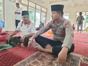 Momentum Boleh Beda, untuk Jum’at Curhat, Polsek Hu’u dan Woja Kompak Lakukan Hal ini