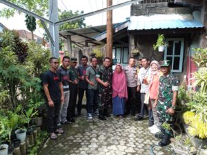 Bentuk Kepedulian, Kodim 1628/SB Berikan Bantuan Kepada Anak Penderita Stunting