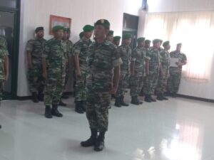 Dandim 1628/SB Pimpin Acara Tradisi Korp Raport Pindah Satuan Kasdim
