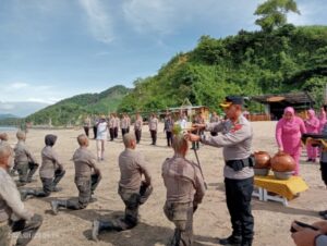 Kapolres Dompu, AKBP Iwan Hidayat Pimpin Langsung Pembaretan Bintara di Wadu Jao, Pajo