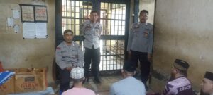 Beri Pembinaan Tahanan, Kanit Bhabinkamtibmas Polres Dompu : Renungi Sisa Umur
