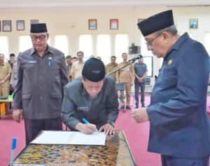 Bupati Sumbawa Lantik Direktur RSUD Baru dan 6 Pejabat