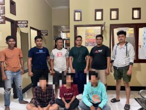 Tiga Pemuda Ingusan di Dompu Keroyok Teman Sekolahnya Hingga Babak Belur, Polisi Ringkus Ke Tiganya