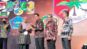 Komitmen Jamin Kesehatan Masyarakat, Pemkab Sumbawa Raih Penghargaan UHC Award 2023