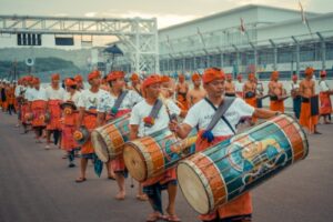 BPPD NTB Persembahkan Pertunjukan Kolosal INEN GUMI di WSBK Mandalika 2023