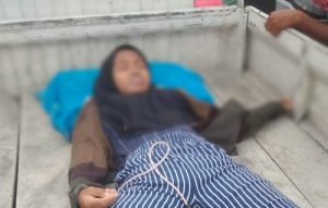 Remaja 16 Tahun di Dompu Tersambar Petir Saat Makan Rujak di Berugak Sawah