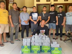 Timsus Macan Polsek Dompu Amankan 4 Dus Petasan Jenis Korek Api Siap Edar