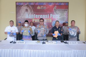 Ungkap Kasus Perdagangan Pakaian Import Bekas, Polda NTB Amankan Seorang Perempuan