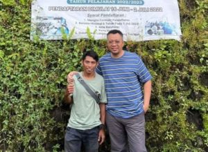 Gubernur NTB Kunjungi Warga Duduk Atas Batu Layar Yang Sulit Akses Air Bersih dan Jalan