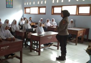 Polres Dompu Peringatkan Siswa SMAN 2 Dompu Dari Bahaya Narkoba