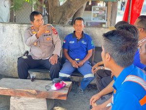 Jum’at Curhat, Polsek KPL Tano Siap Mengawal Jamaah Calon Haji di Kawasan Pelabuhan