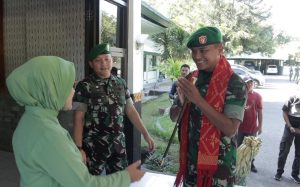 Kodim 1607/Sumbawa Gelar Tradisi Korp Sambut Kedatangan Dandim Baru